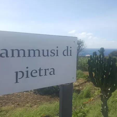 Vakantiehuis Dammusi Di Pietra Luna Siba